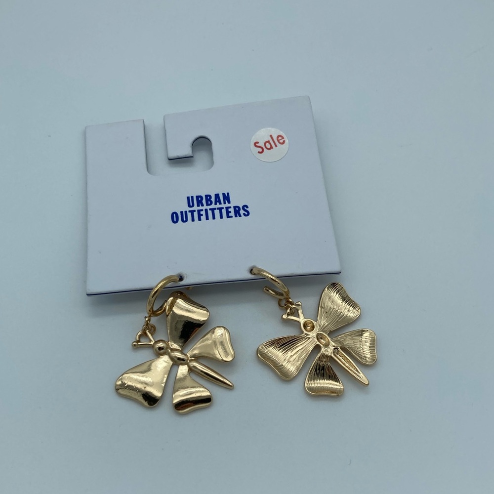 NWT URBAN OUTFITTERS BUTTERFLY GOLD EARRINGS